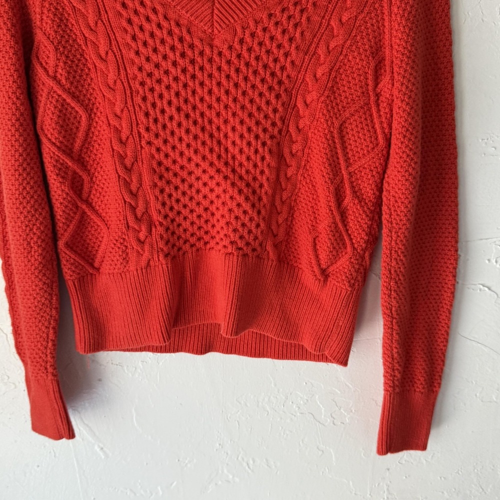 Banana Republic Sweater Womens XS Red Cable Knit Pullover V Neck Cotton Preppy - Picture 3 of 9